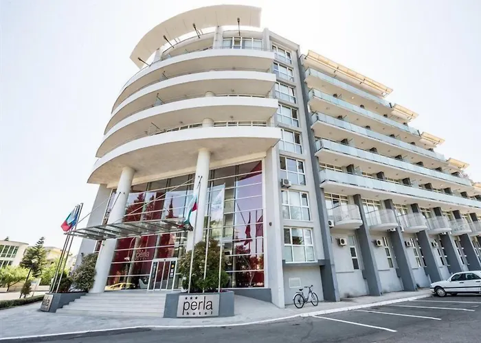 מלון Perla 3*
