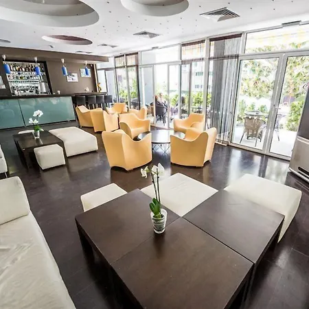 Ξενοδοχείο Perla 3*